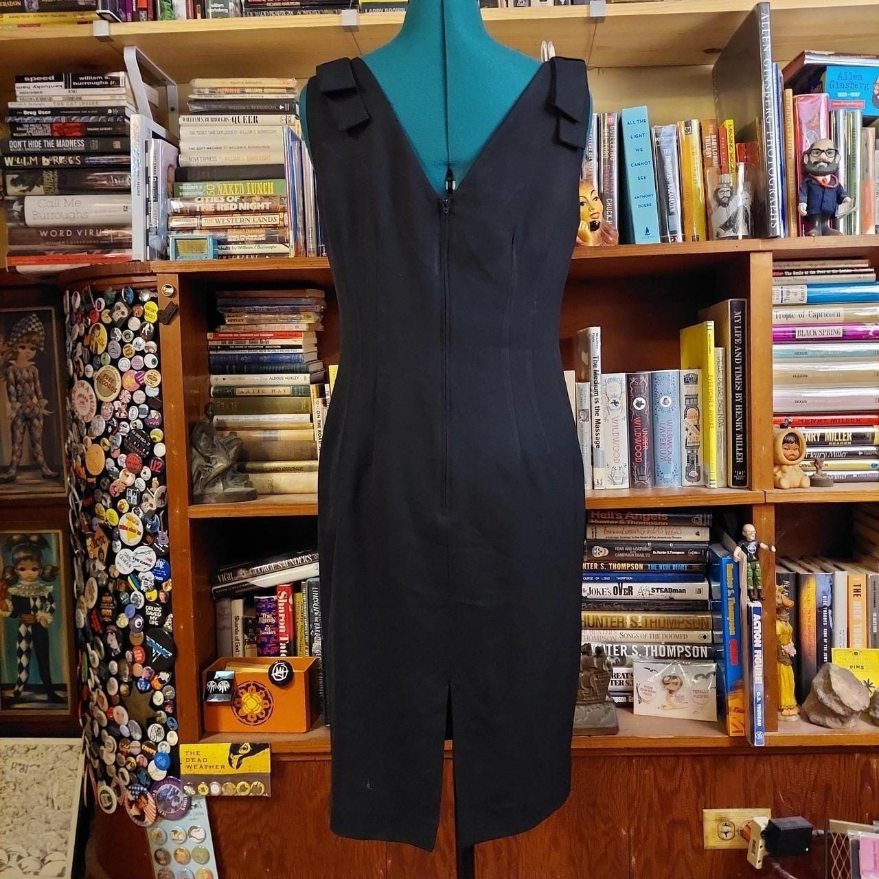 Vintage v neck midi dress with bow details