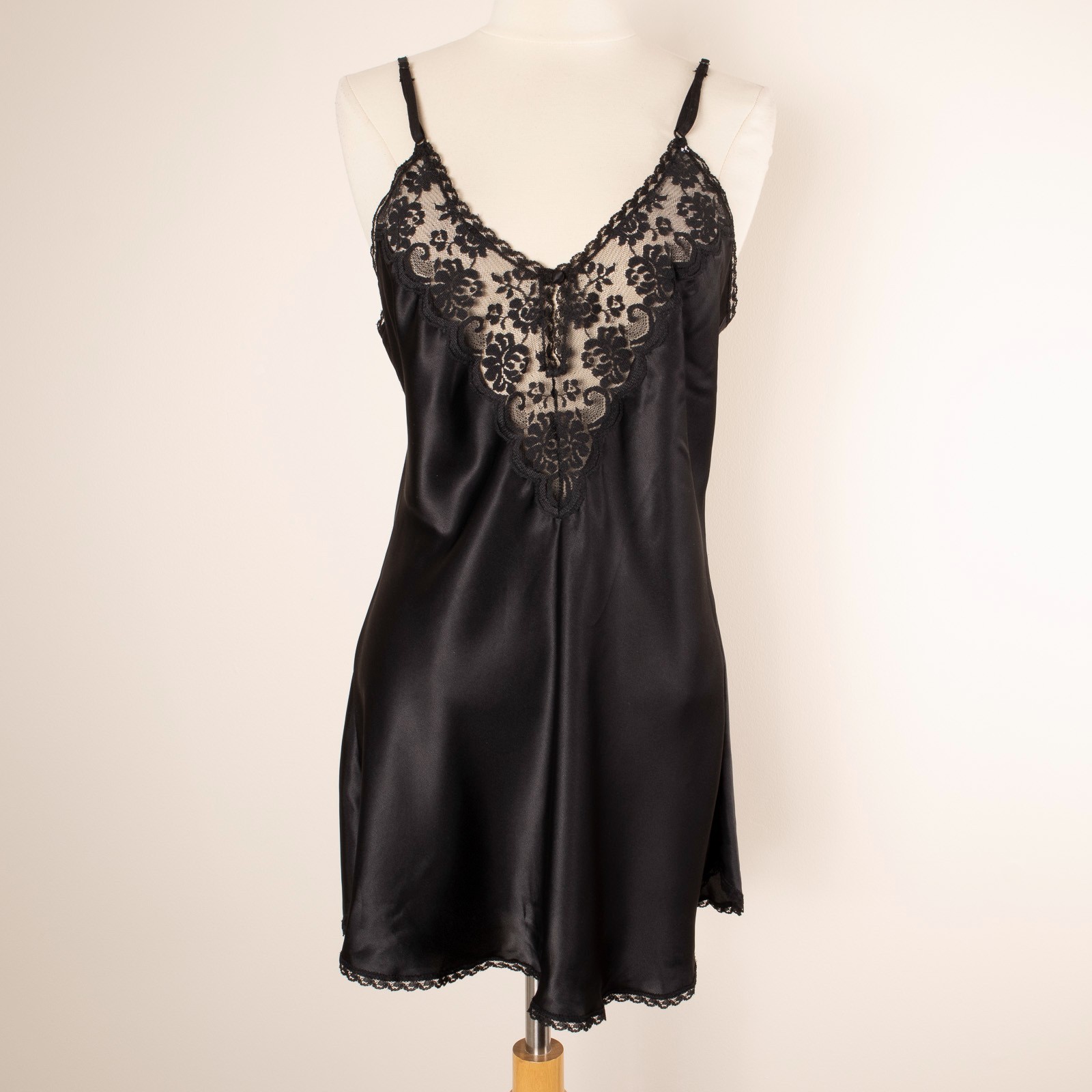 Vtg MAIDENFORM CHANTILLY Black Slip Camisole 34 Liquid Satin Lingerie Goth ILGWU