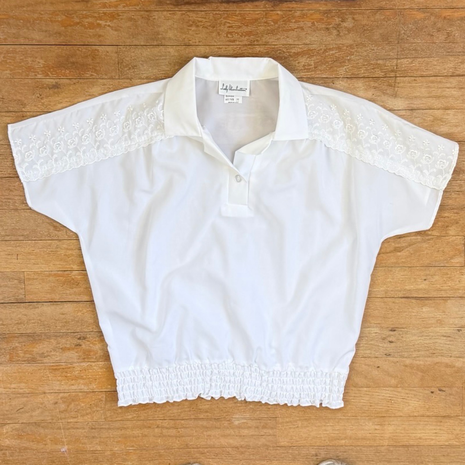 Vintage Lady Manhattan White Blouse Short Sleeve Polyester(Made in USA) Medium