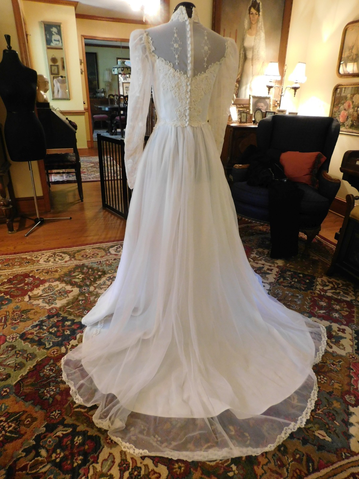 BEAUTIFUL WHITE VINTAGE LONG SLEEVE ORGANZA & LACE WEDDING GOWN S 4