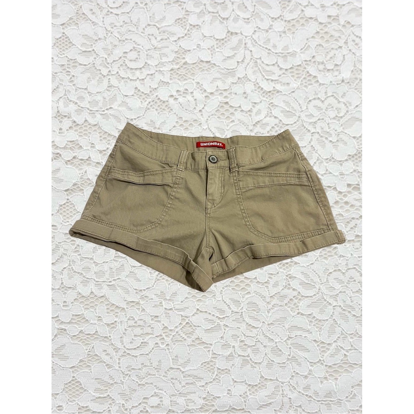 vintage union bay low rise khaki shorts with butt pockets