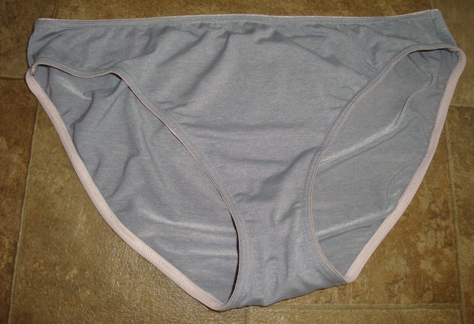Vintage Victoria’s Secret M Everyday Perfect Bikini Panty Smooth Silky Purple