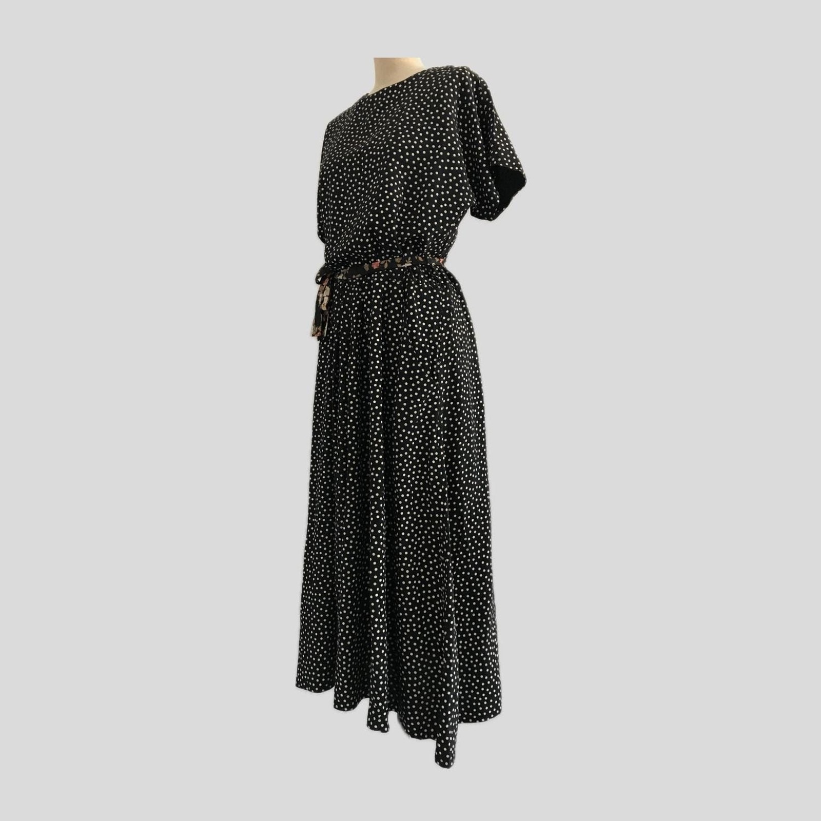 Vintage 1980s Black Polka Dot Pleated Short Sleeve Midi Dress, Womens Size M/L