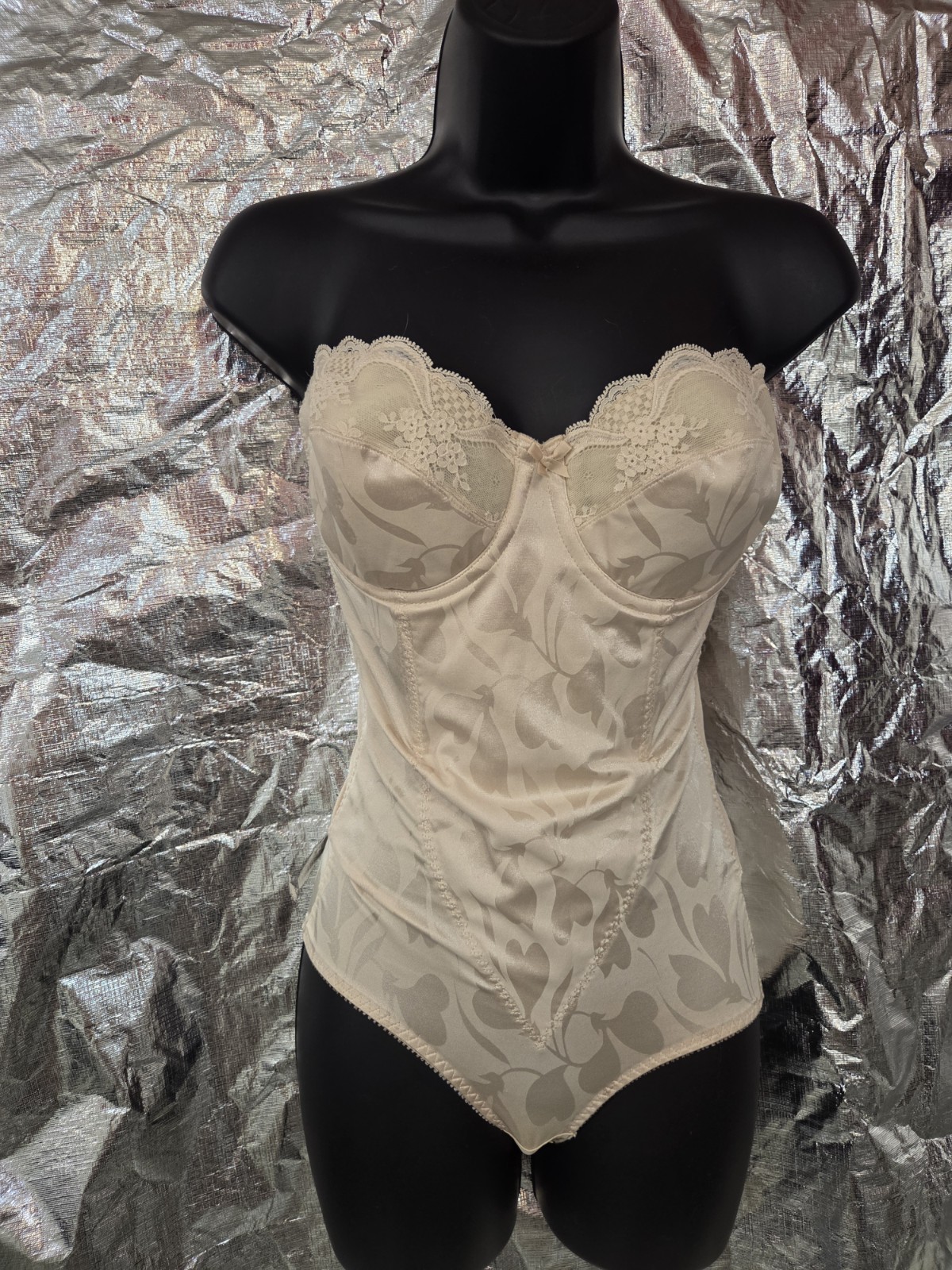 New Vintage Strapless Nude Flexees Style 5858 Girdle Body Shaper UW 38B