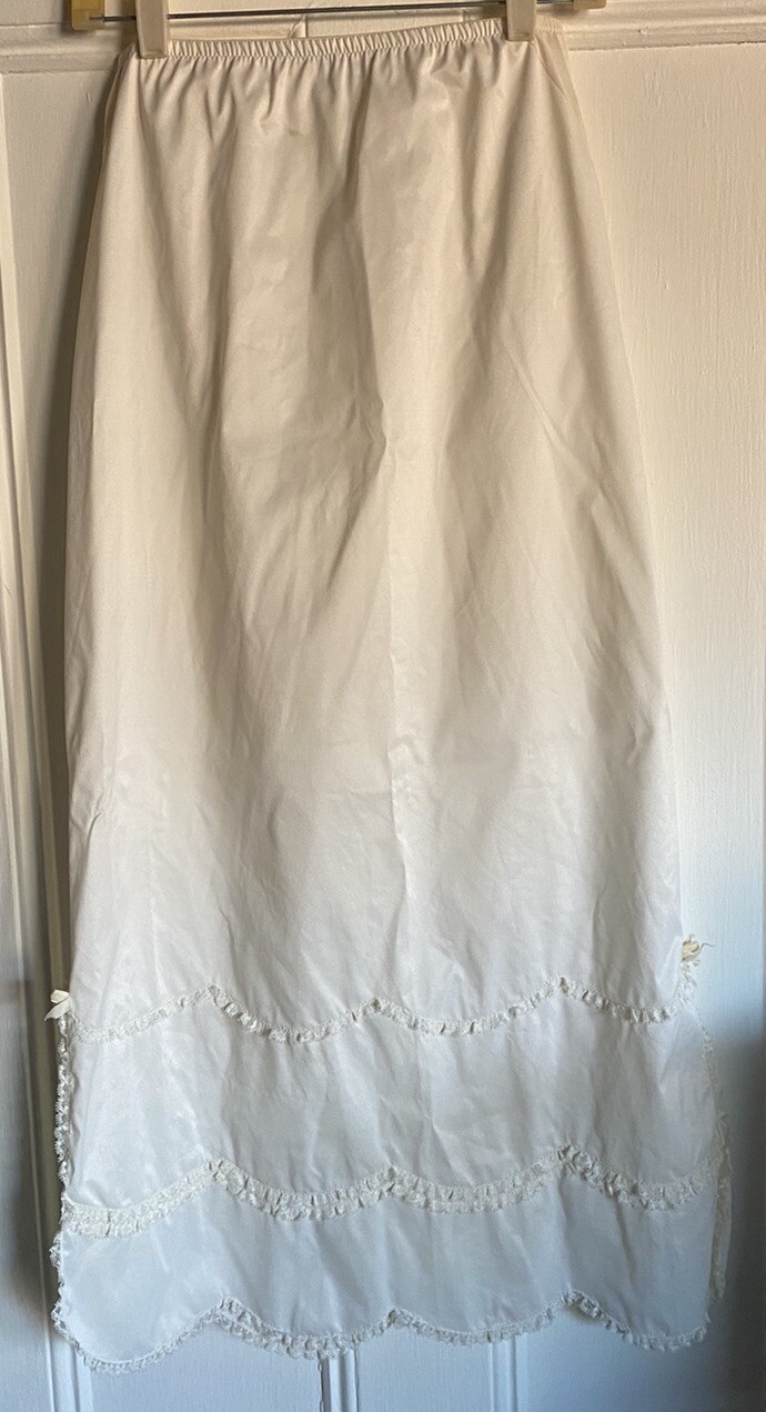 Vintage Vanity Fair Half-Slip Lace, Velvet Bow Trim 37” Long Medium USA Nylon