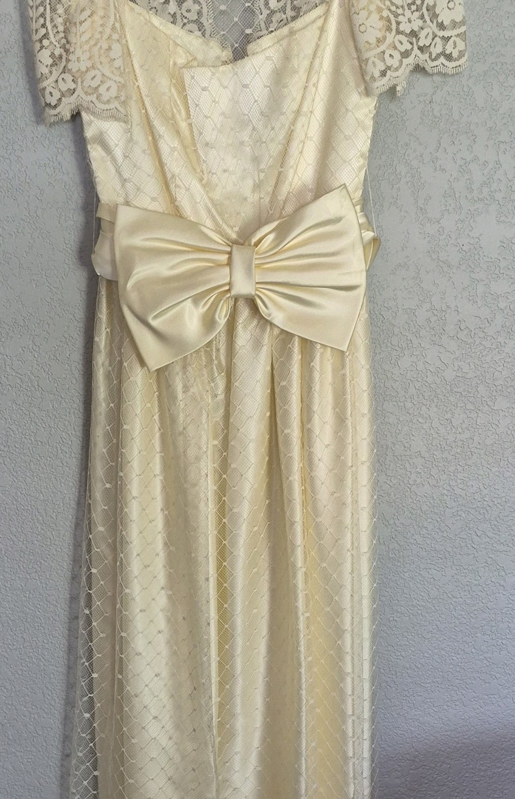 Vintage 1980’s Ivory and Lace Dress with Satin Bow. Size Small. Wedding Dress?