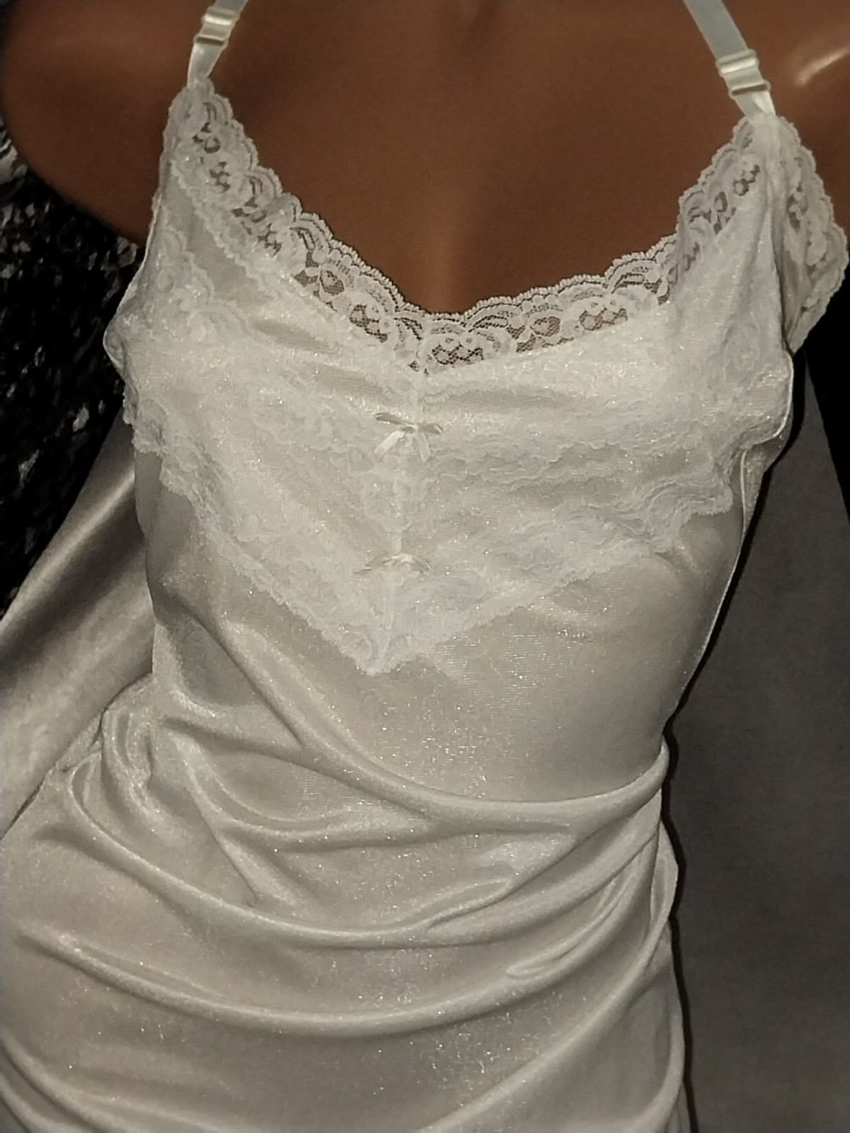 VTG SILKY SLIP LACY BOWS PLUS FULL FIGURE NYLON 70S 62″