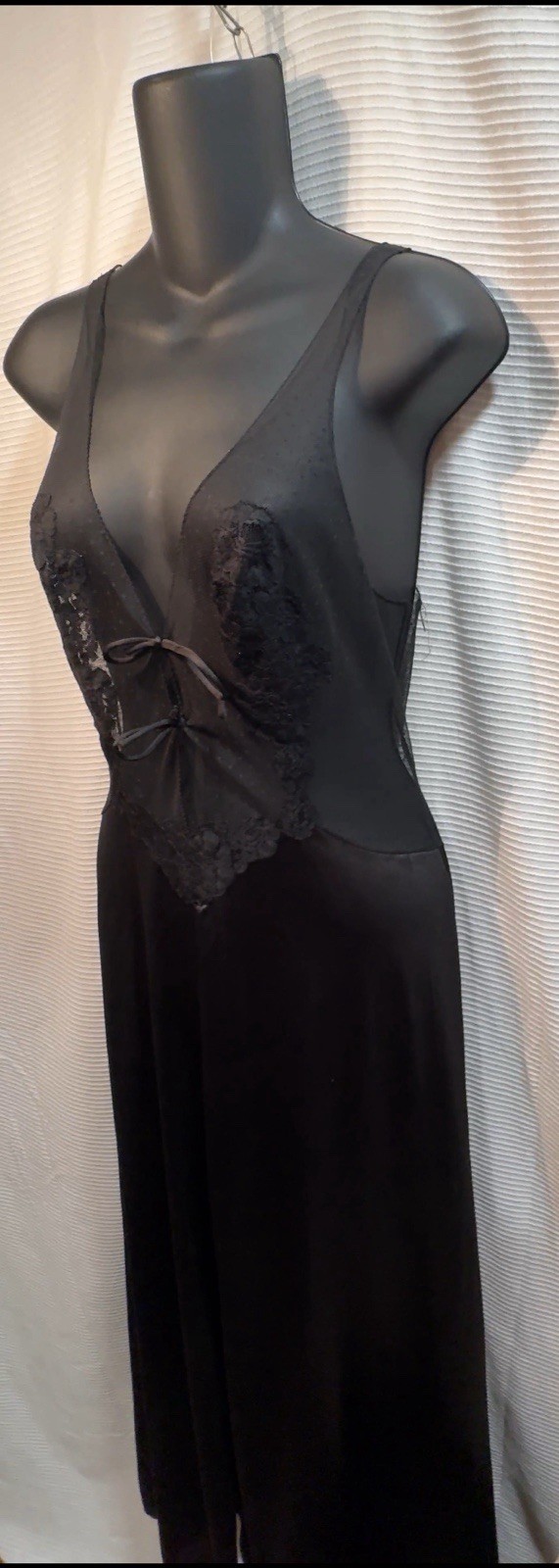 VTG M/L 34 Vanity Flair Glamour Black Nylon Nightgown Negligee Gown Lace Bodice