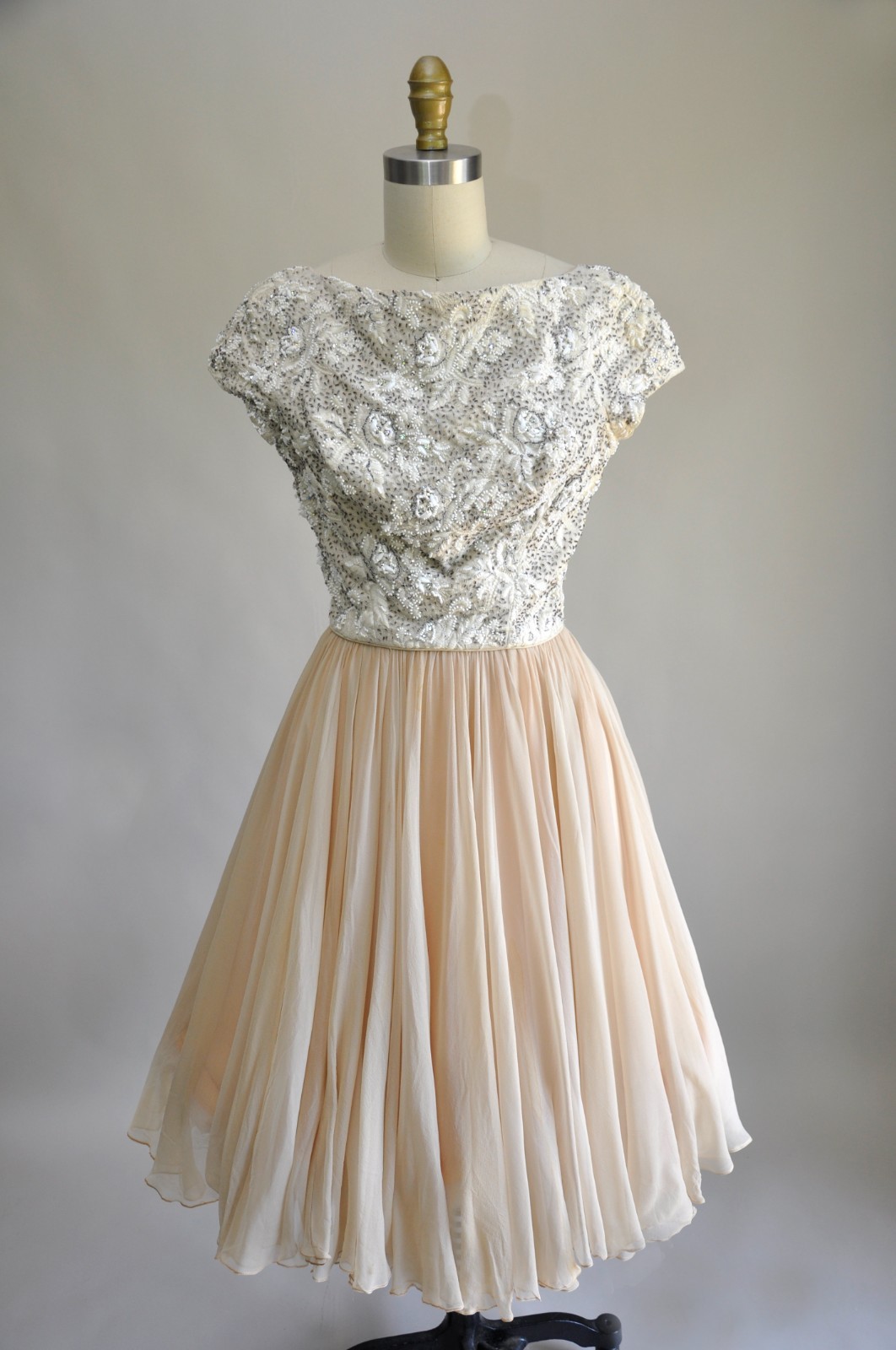 Vintage 1950s Champagne Beaded Silk Chiffon Party Wedding Reception Dress XS/S