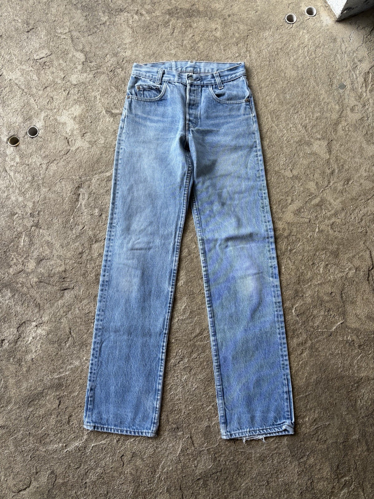 Vintage 70s 80s Women’s Levi’s 501 Jeans Button Fly blue Made in USA Size 26×32