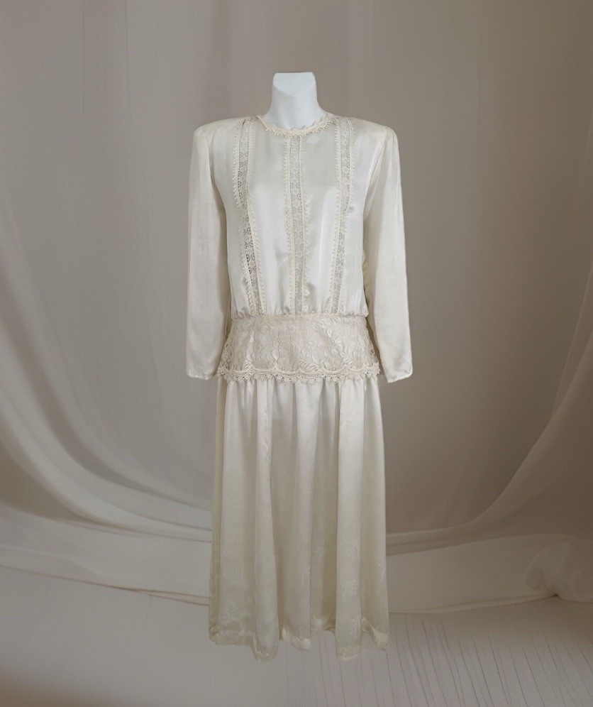 Vintage 1980s SCOTT MCCLINTOCK Tea Dress S/M Ivory Satin Lace Long Sleeve