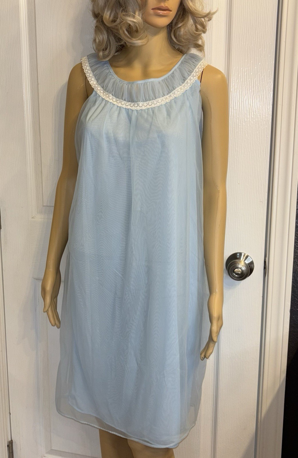 Vintage Powder Blue Size Medium Nightgown Lingerie Sleepwear 100% Nylon