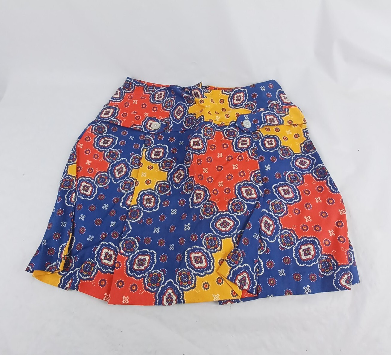 Vintage 1960s/70s Zayre Women’s Squort Multi-Color Size 14
