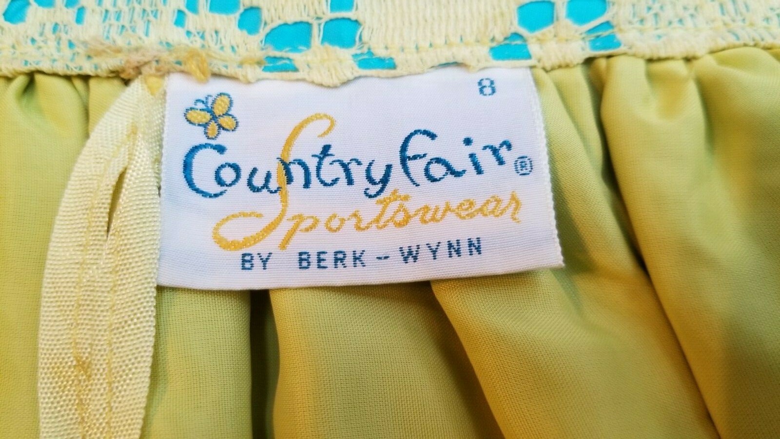 Vintage COUNTRY FAIR by Berk – Wynn Yellow Lace Skirt – Waist 25 in.