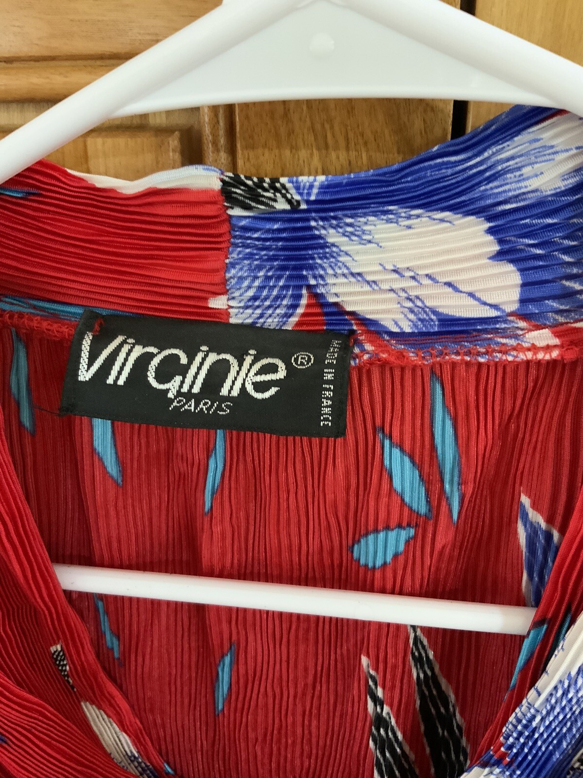 Vintage 1x 52” Virginie Paris 3/4 Sleeves Floral Plisse Blouse Top