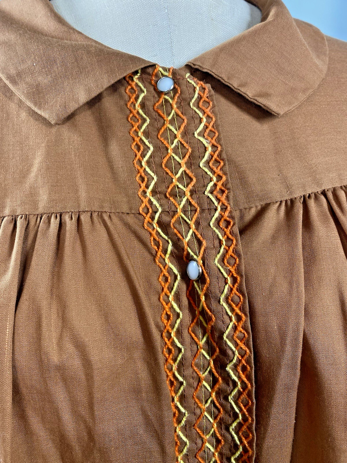 Vintage Nightgown SIZE MEDIUM brown tan orange 60s 70s classic house dress robe
