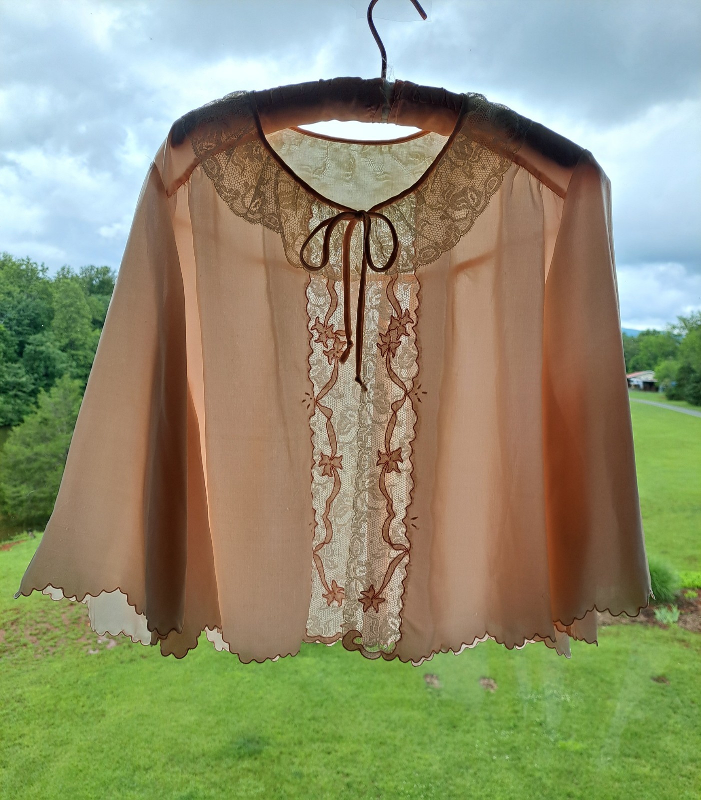 Vintage Peach Satin Bed Jacket Silk Blend Lace Trim Applique Sz S/M/L Scalloped