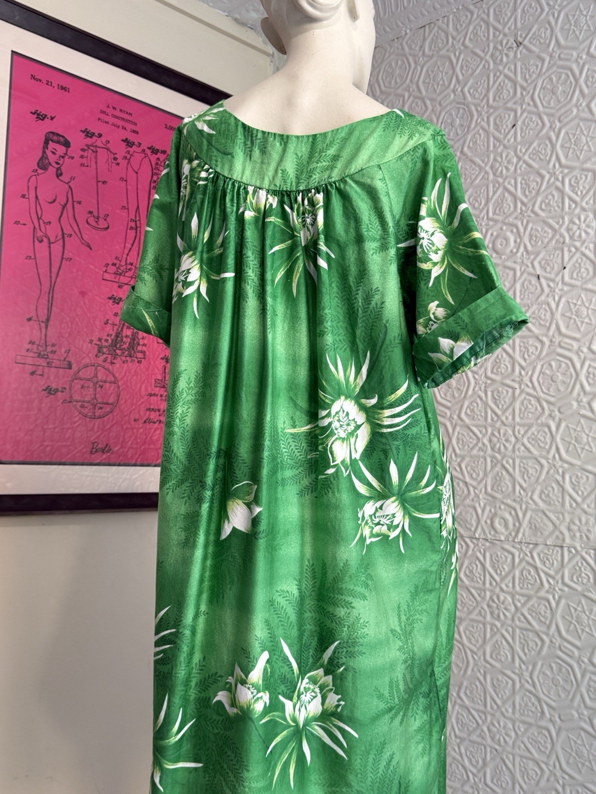 Vintage hawaiiian dres muumuu green floral summer lounge tiki