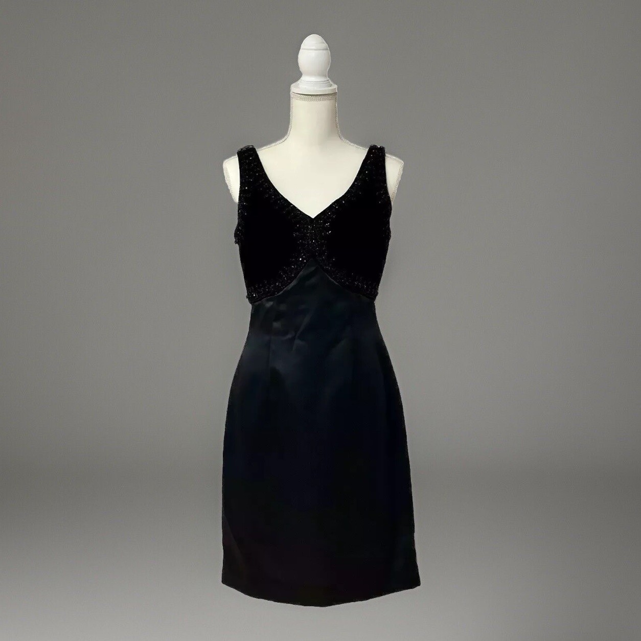 Vintage Vie by Victoria Royal Black Velvet Satin Beaded Cocktail Dress Sz 4
