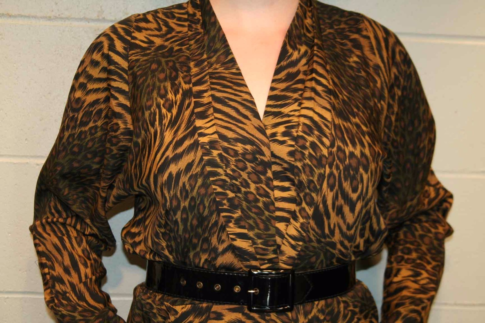M Animal Print Vtg 80s Dress Leslie Fay Black Brown Camel Black Wide to Slim Slv