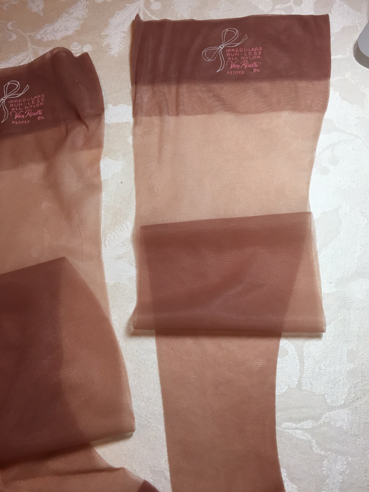 6 PAIR’S VINTAGE 15 DEN FLAT KNIT RHT HIGHLIGHT NYLON STOCKINGS 8 1/2 X 26 1/2”