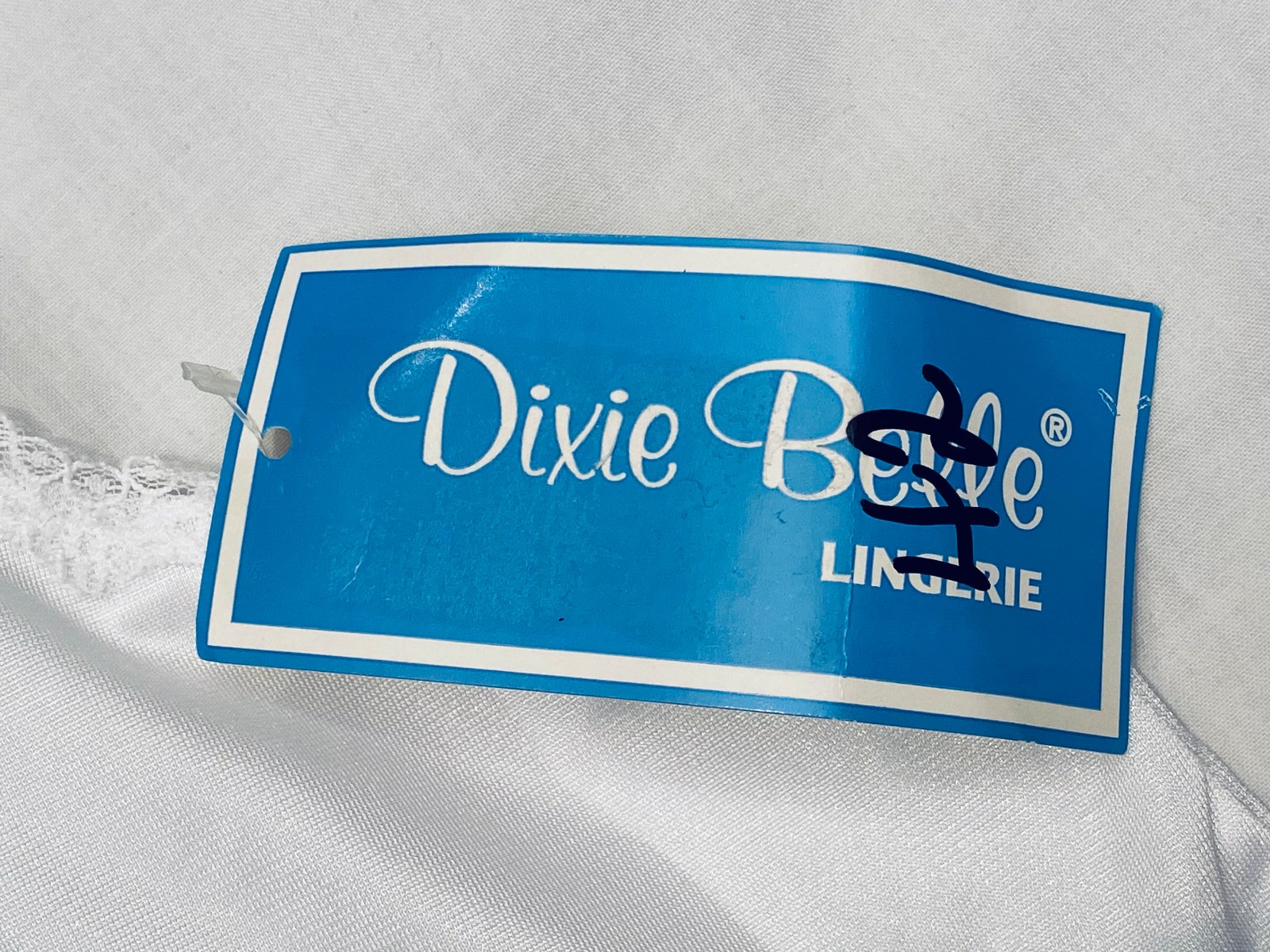 Dixie Belle Style 03511 Women’s White Laced Adjustable Strap Camisole Sz 42 Vtg