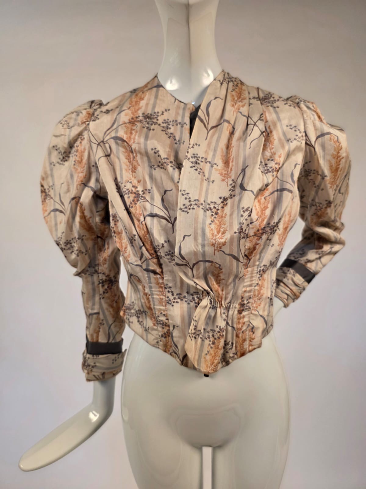 VICTORIAN 19TH C FLORAL PRINT + STRIPED SILK BODICE W PUFF SHOULDERS