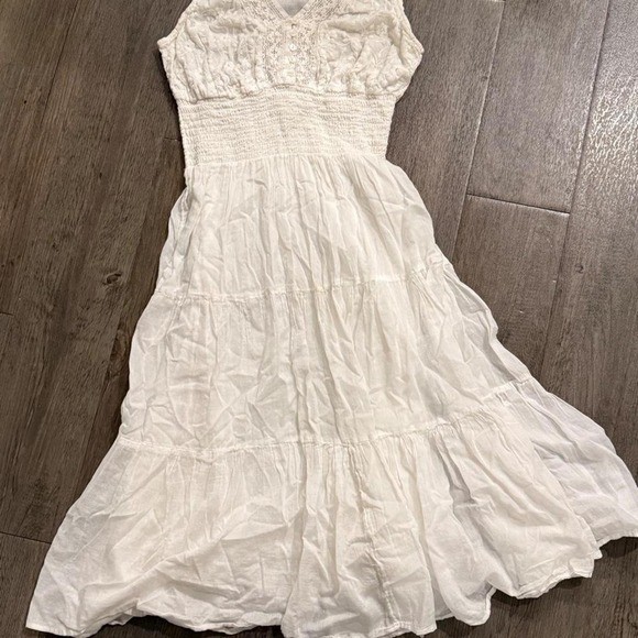 Vintage 2000s Y2K boho white lace tiered maxi dress floral embroider ruffles med