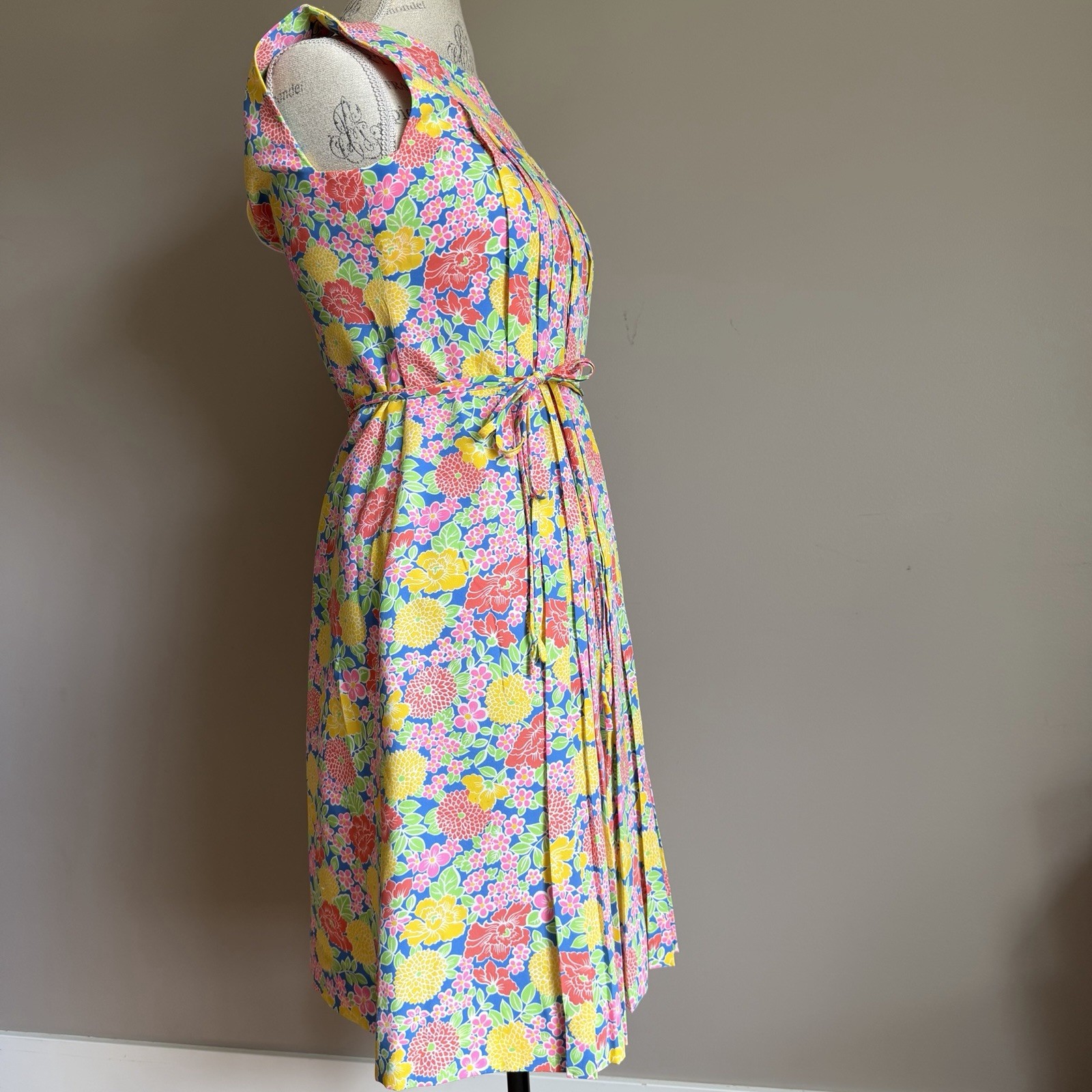 Vintage Bright Floral Print Sleeveless Pleated Dress XS Vibrant Summer Party