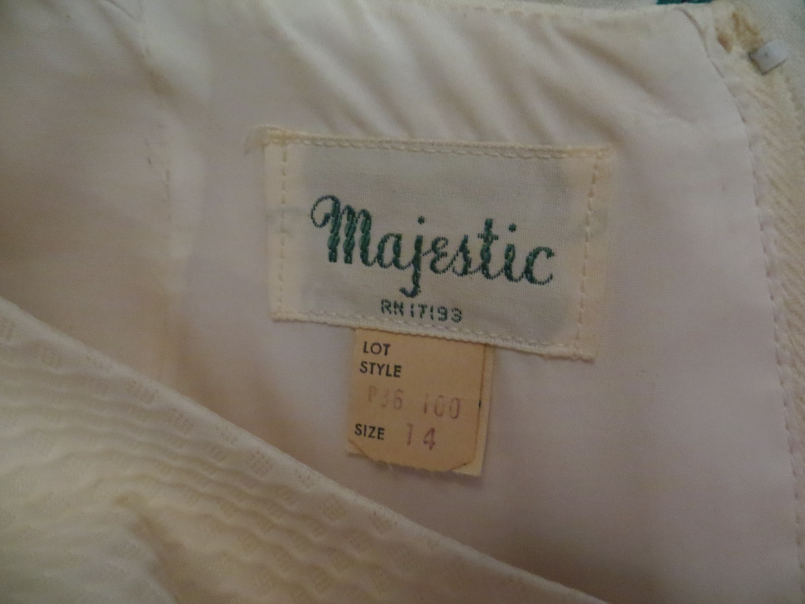Early 60’s Vintage Majestic White Atomic Diamond Textured Sleeveless Dress M/L