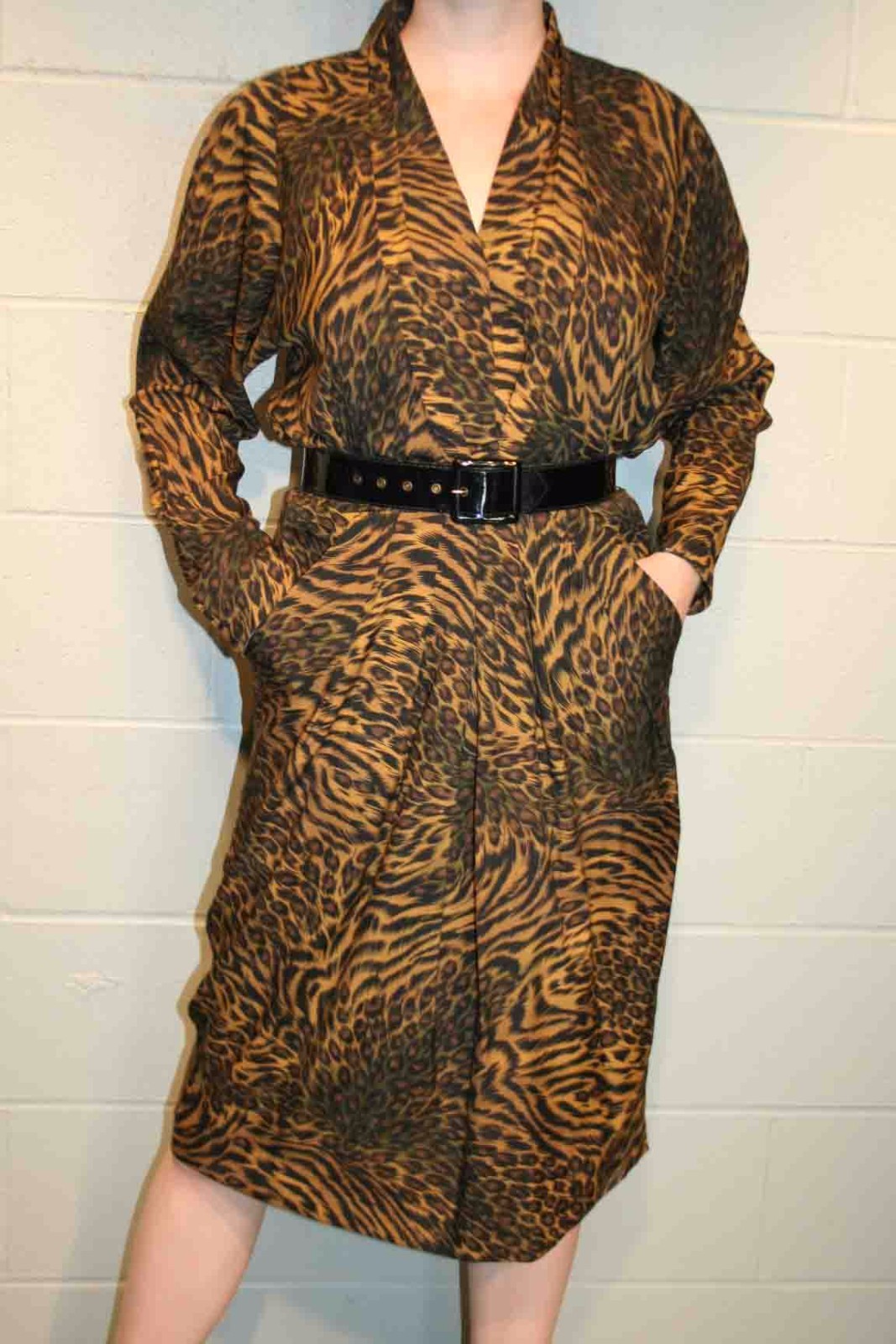 M Animal Print Vtg 80s Dress Leslie Fay Black Brown Camel Black Wide to Slim Slv