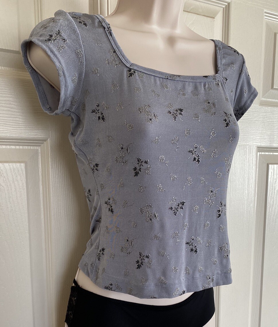 XOXO ~ Vintage 80’s 90’s ~ Gray Nylon Spandex Crop Top ~ Short Sleeves ~ Size M