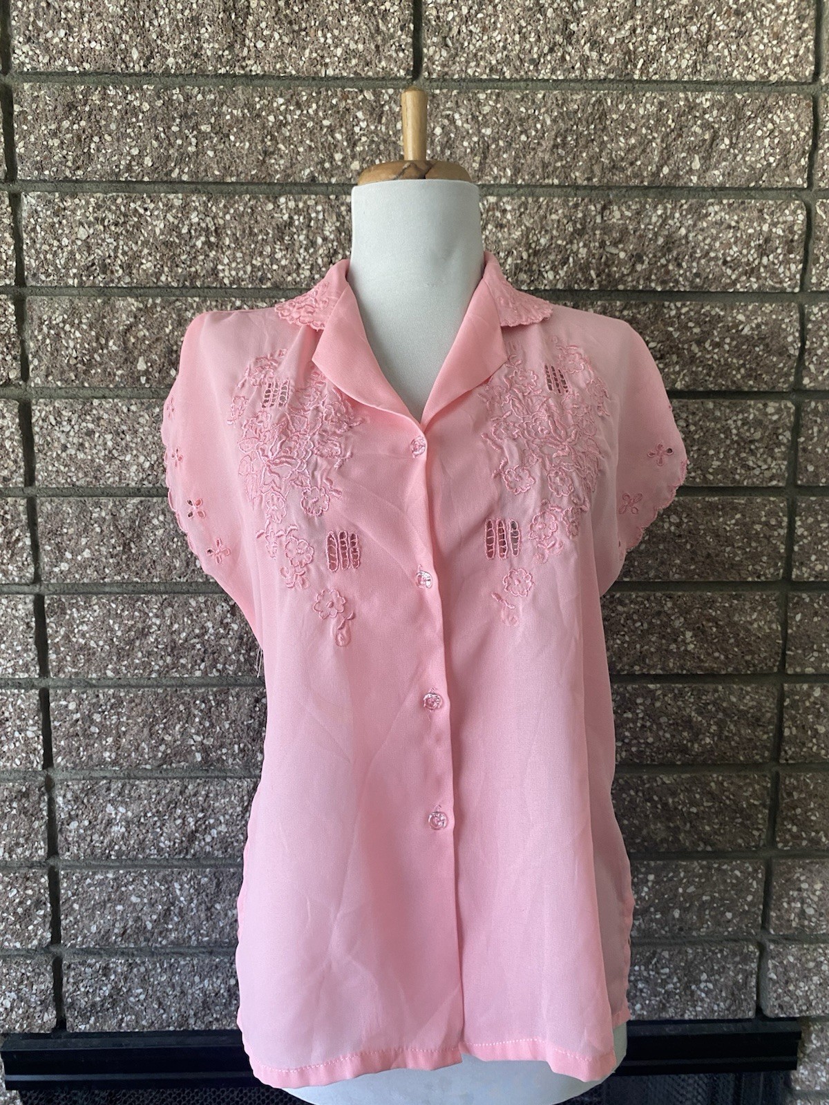 Vintage 1960s Pink Blouse Polyester Floral Embroidered Button Up Shirt Size M