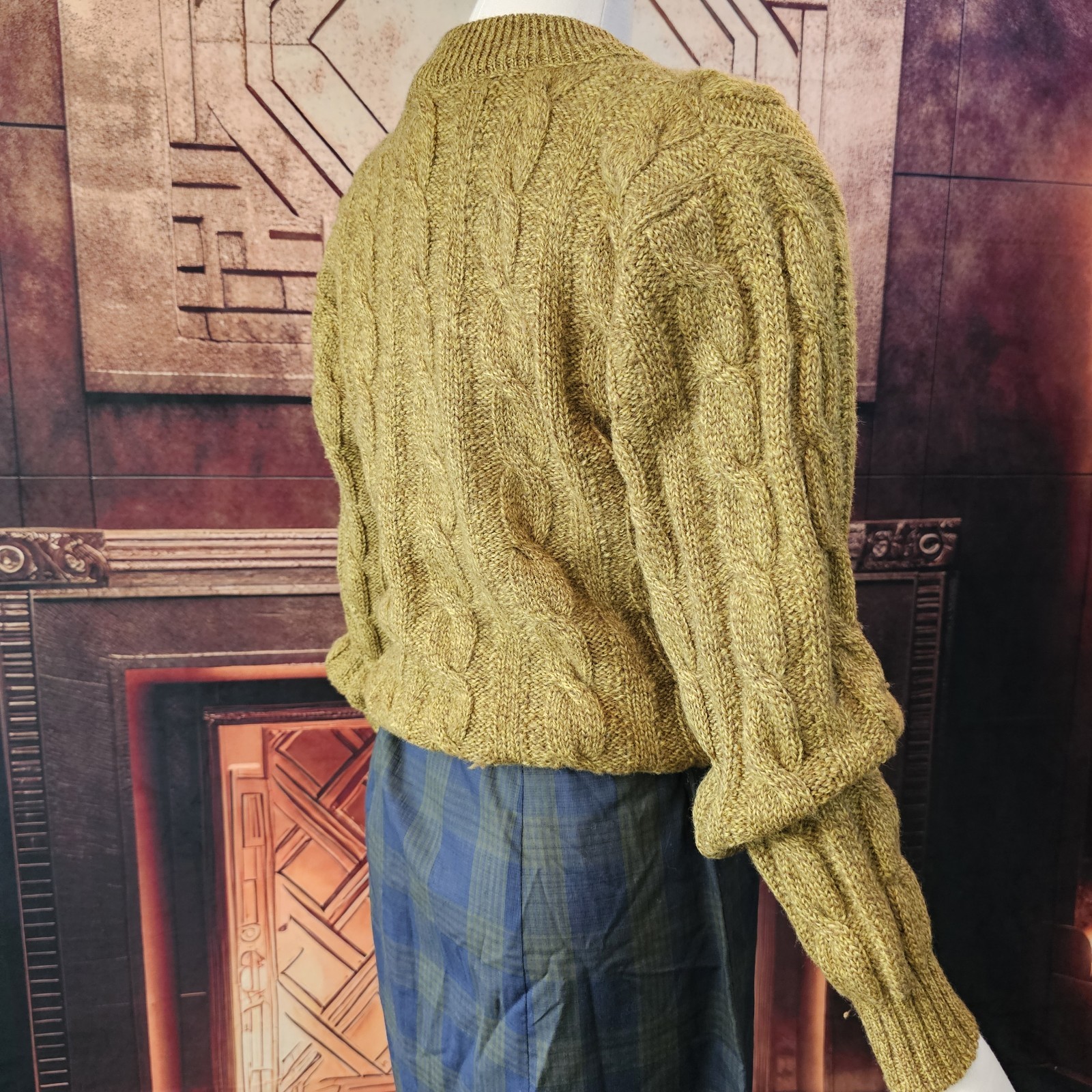 Vintage 1970s Sweater Pullover Cable Knit Mustard Yellow Wool Jantzen V-neckline