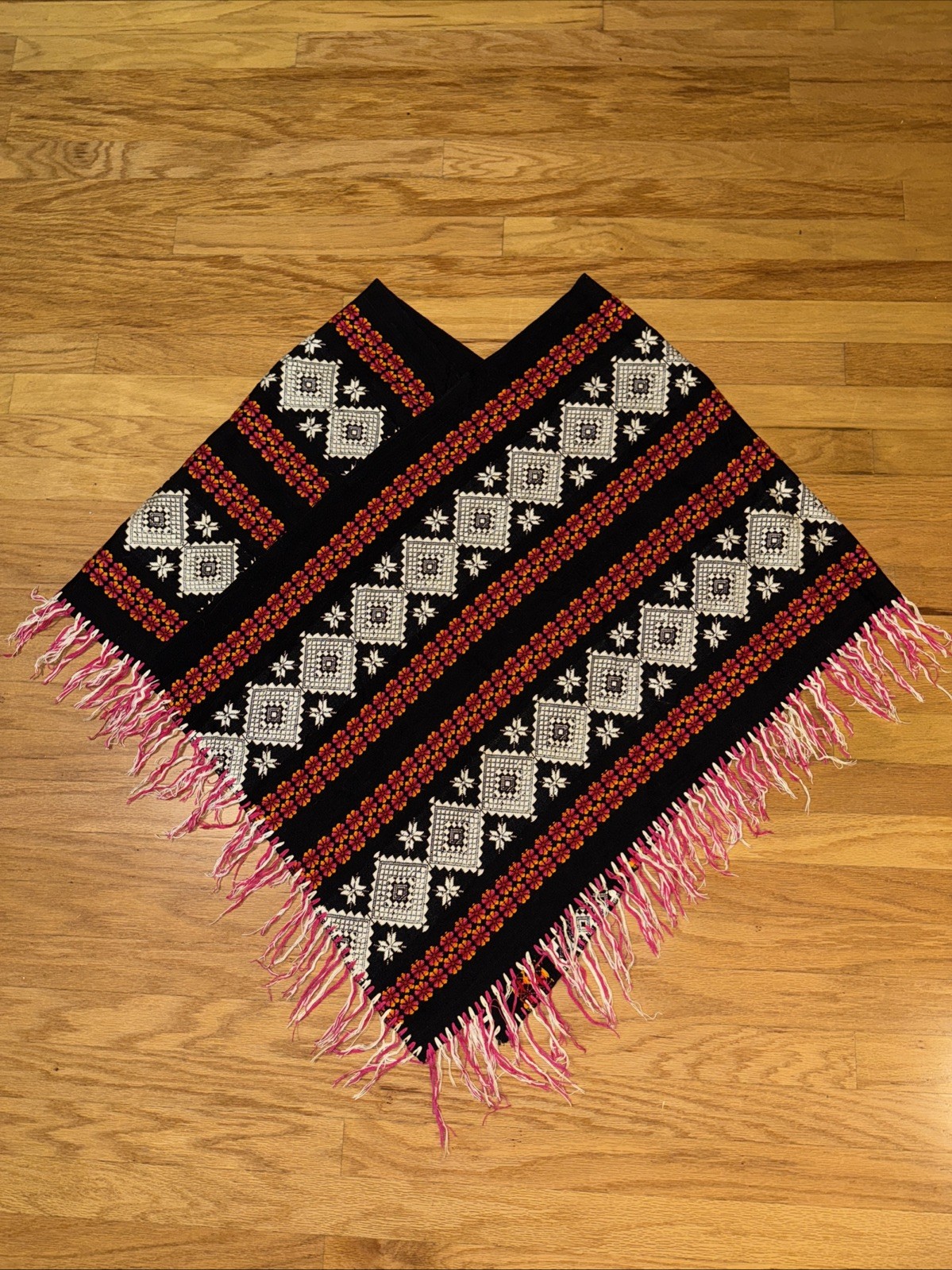 Vintage V Shaped WOMENS Poncho One Size Boho Hippie Pullover Coverup FLAWS Shawl