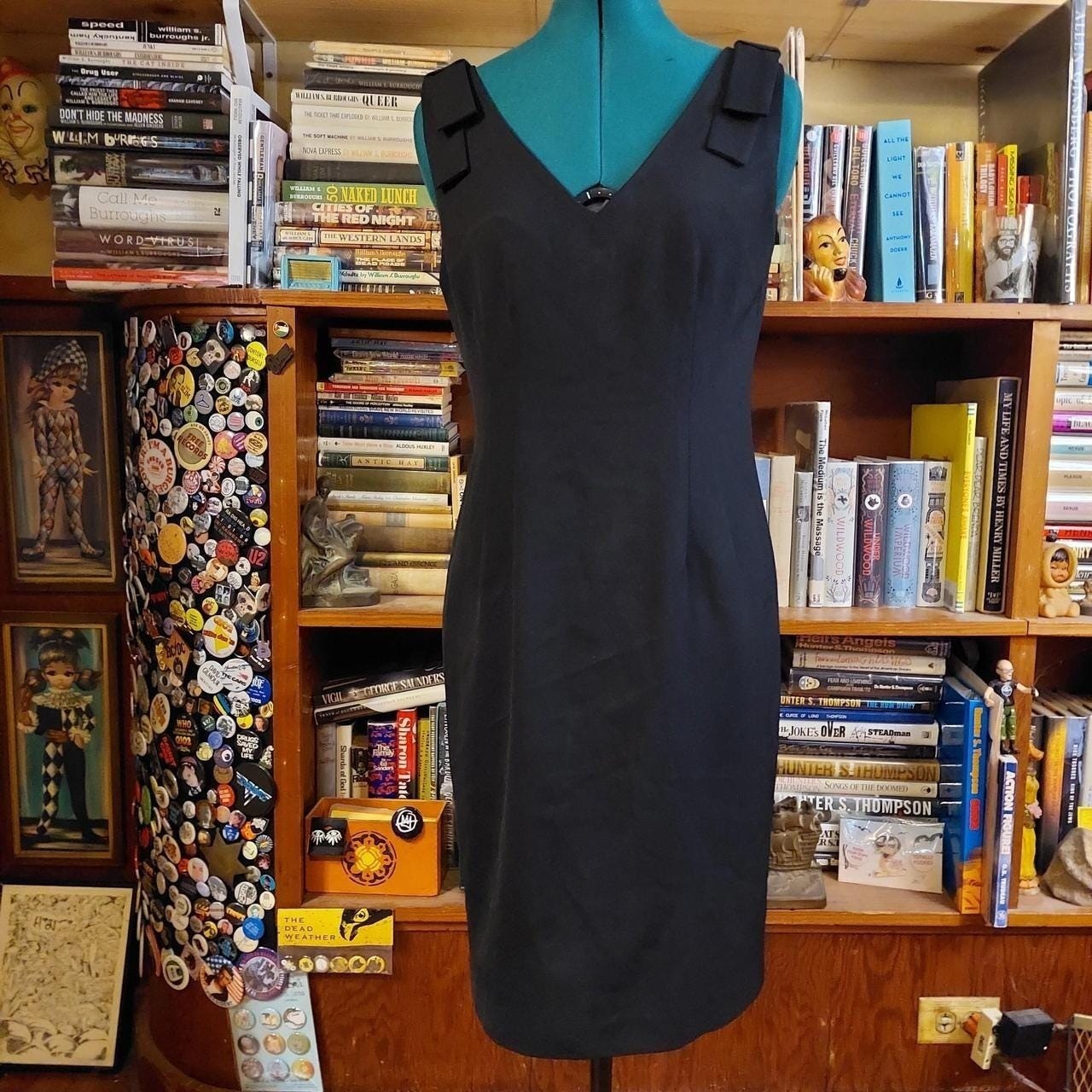 Vintage v neck midi dress with bow details