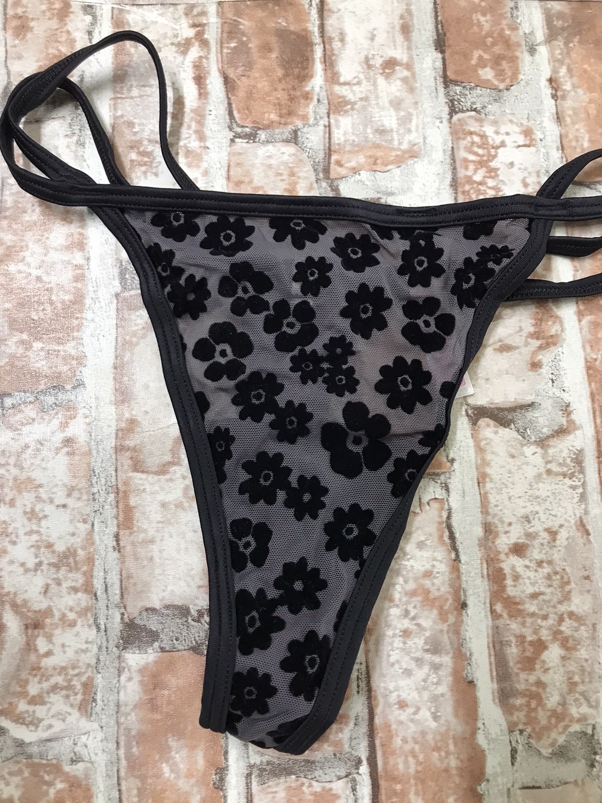 RARE PINK ByVictoria’s Secret Thong v-String Soft Cotton Panties Floral Soft Med