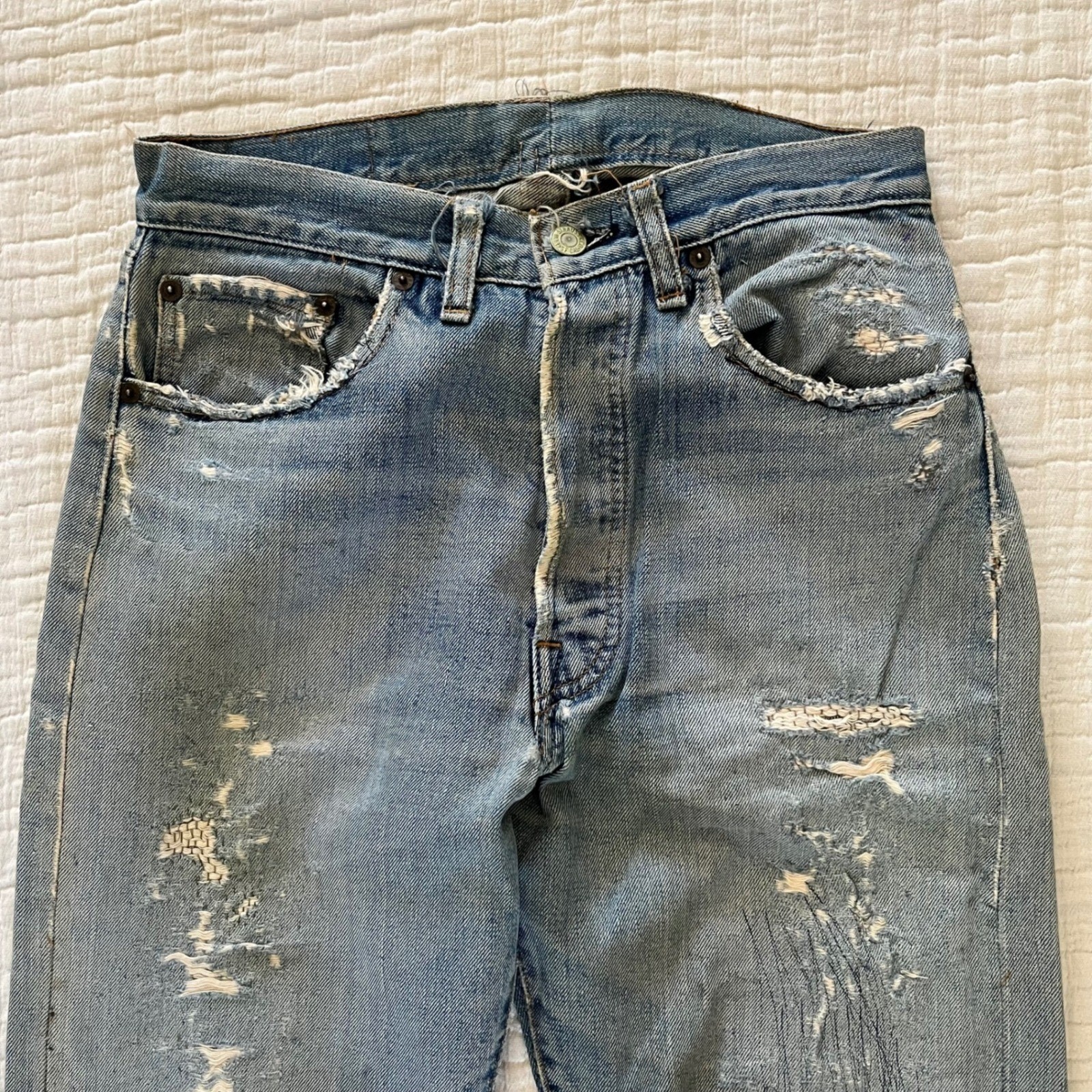 Vintage distressed Levi’s 501 Jeans 28×31