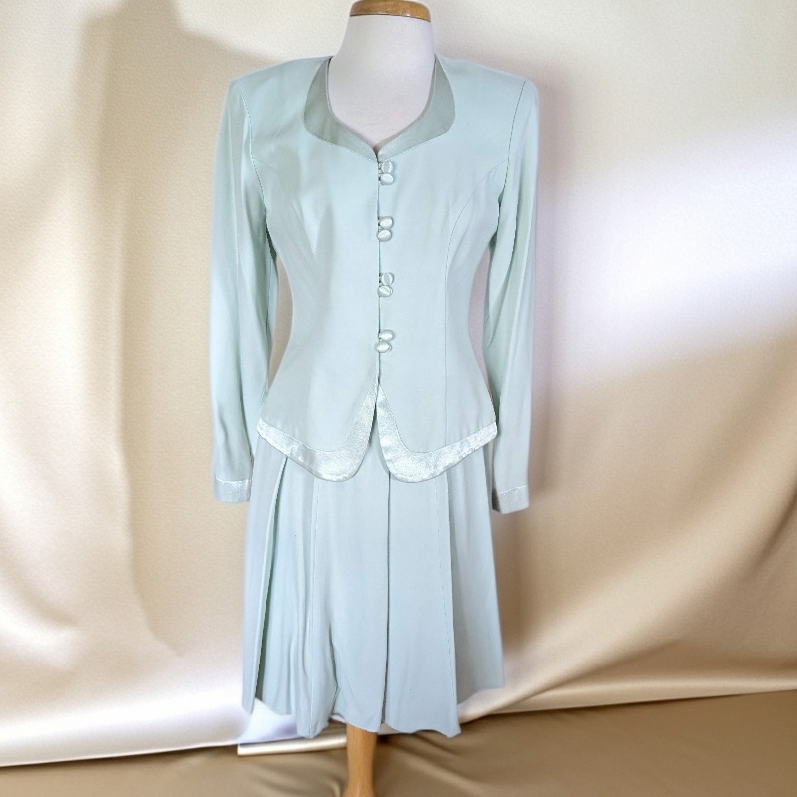 Vintage 80s Incite Mint Green Skirt Suit Size 6 Pleated Skirt V-Neck USA Made