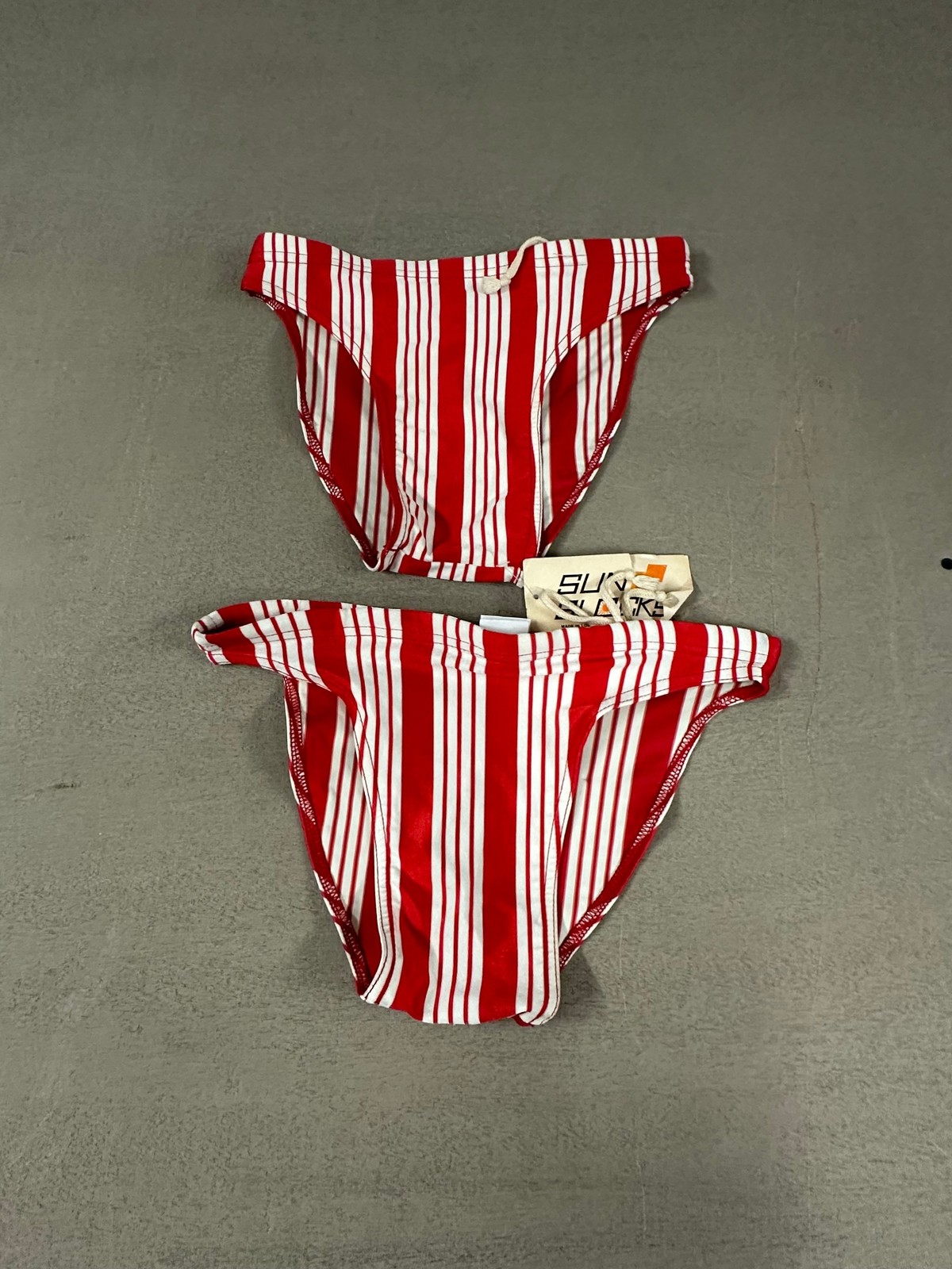 Vtg Sun Blocks Mens Sz S Swim Briefs Red White Striped Swimsuit NWT USA 9D50-51