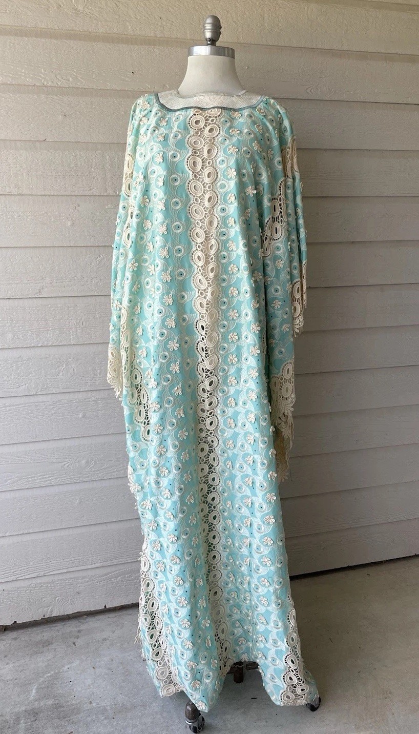 Vintage 1970s Teal Woman’s Floral Embroidery Bedazzled Caftan Dress – Unbranded