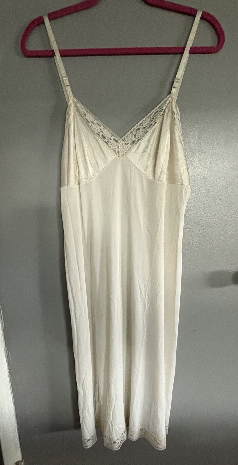 Vtg 70s Vanity Fair Ivory Full Slip Bust Size 38 Lace Trim Nylon Made in the USA