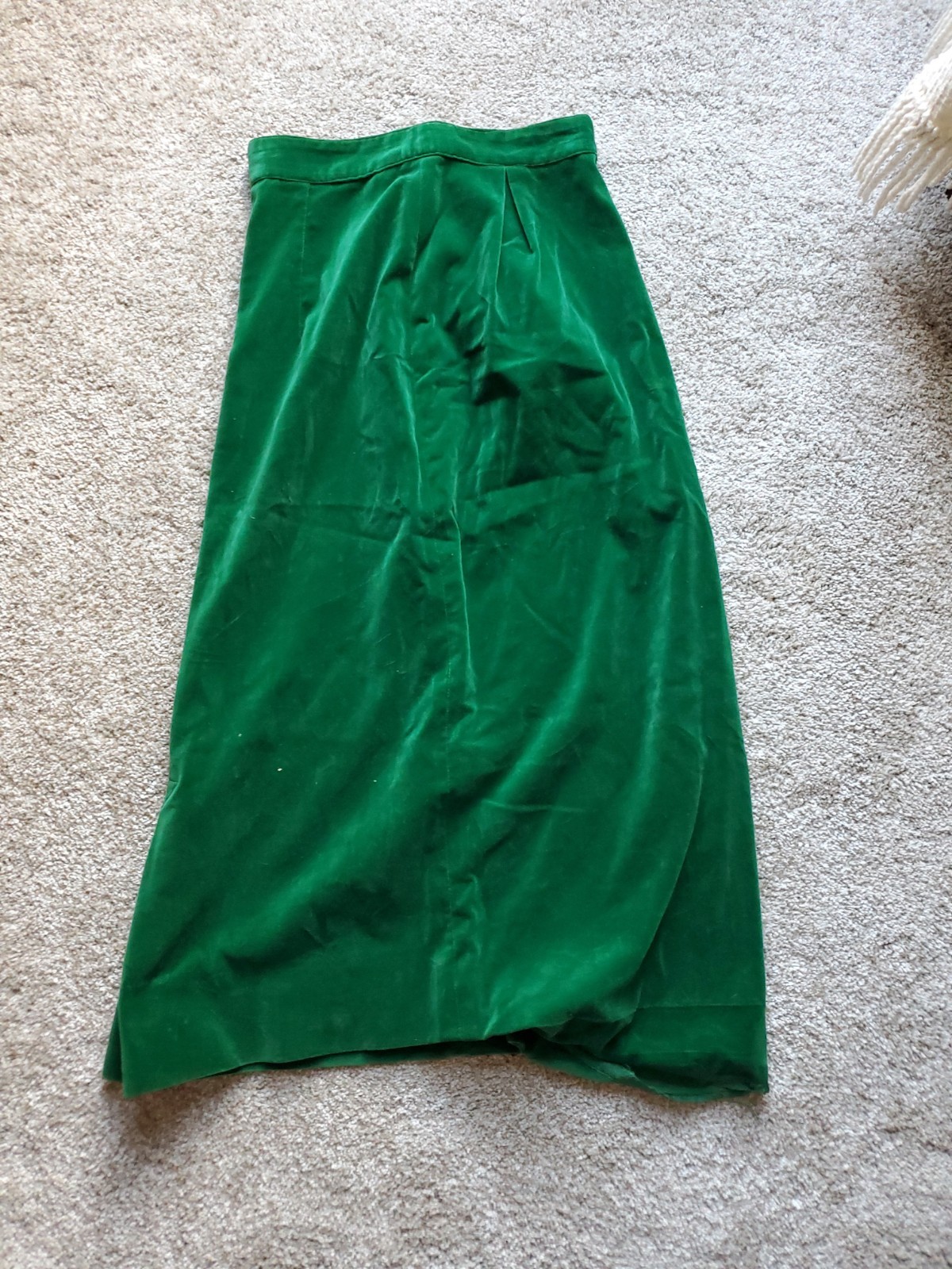 Vintage Green Velvet Maxi Skirt 29 inches long 25 Waist