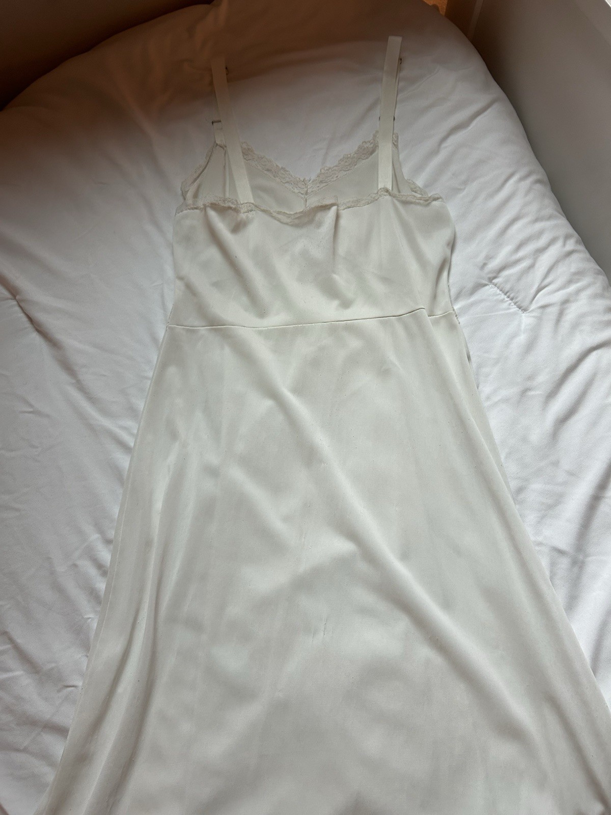 Vintage Ivory 3 Leaf Clover Embellished Nightgown Size and Brand Unknown