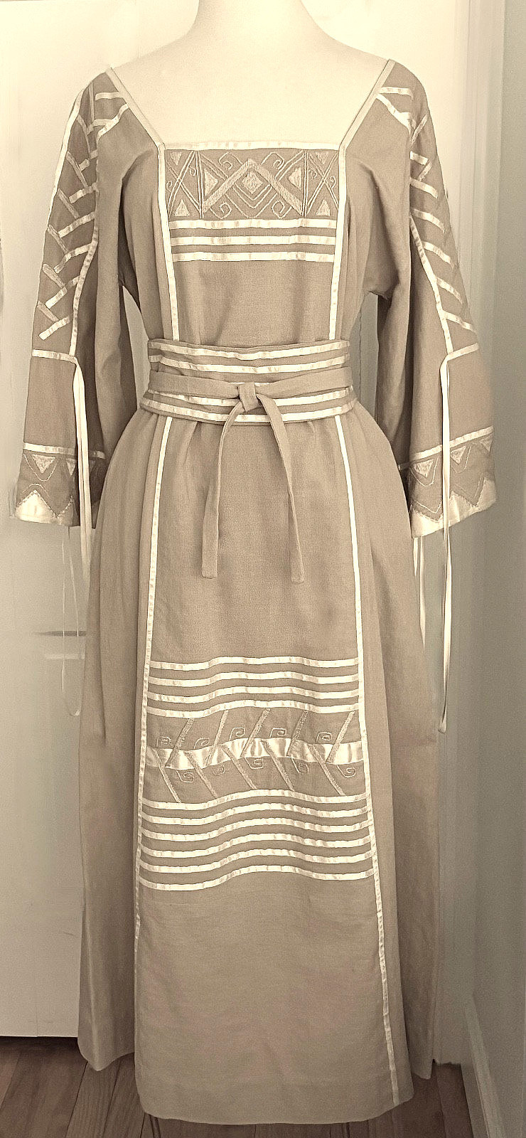 Vtg JOSEFA 70s Kaftan Cotton Embroidered Maxi Dress Beige Ivory Ribbons Belt M/L