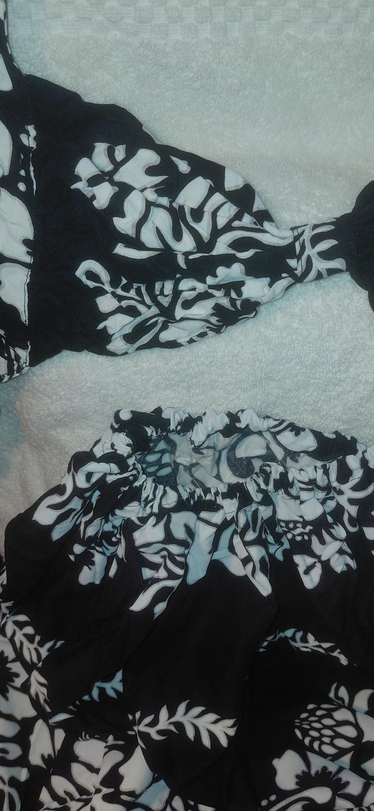 Wrap, drawstring black & white skirt w matching bikini top, straps, one size