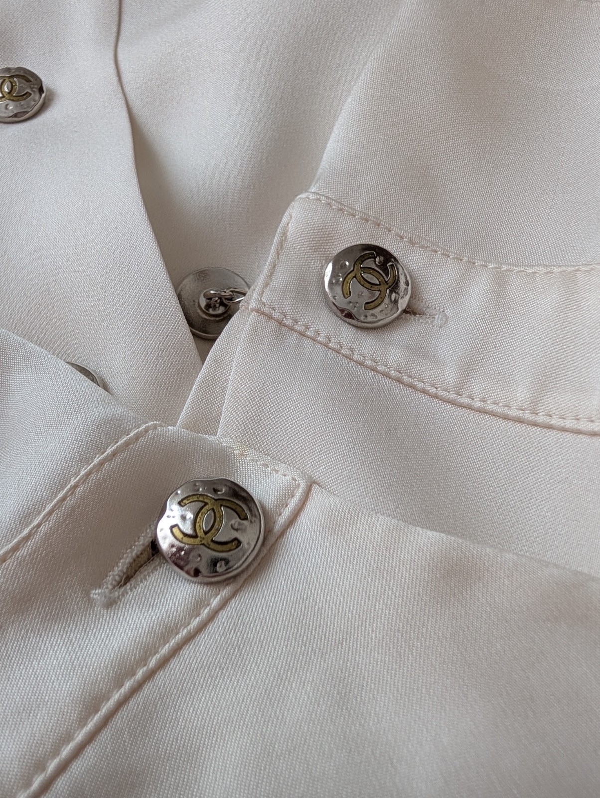 Chanel CC Logo Button Up Women’s Ivory Silk Blouse Top Collared Shirt Sz 38 S