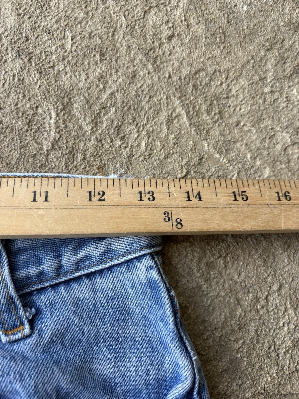 Vintage 70s 80s Women’s Levi’s 501 Jeans Button Fly blue Made in USA Size 26×32