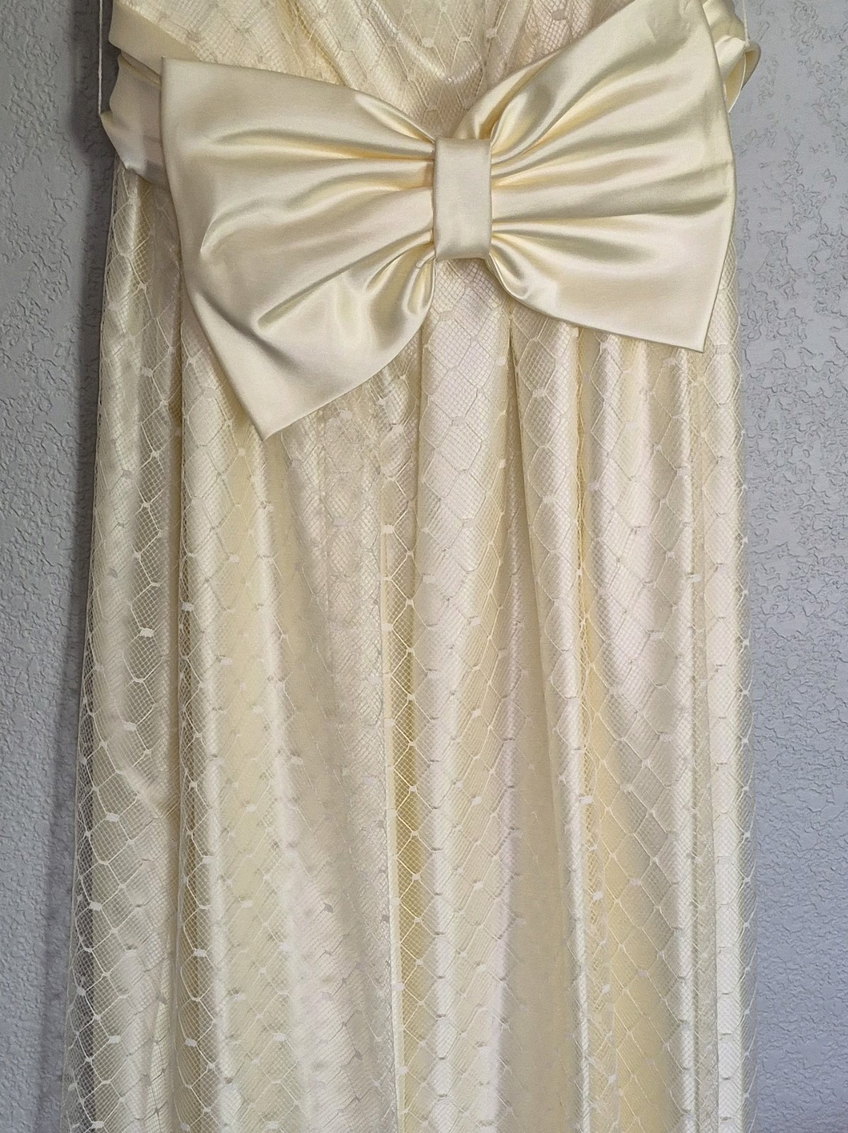 Vintage 1980’s Ivory and Lace Dress with Satin Bow. Size Small. Wedding Dress?