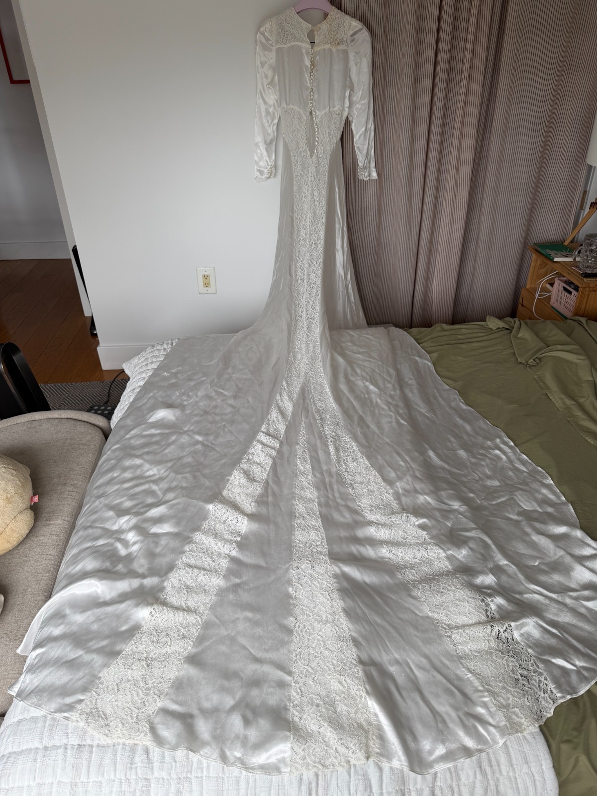 1940s Cathedral Wedding Dress